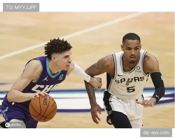 弗林·唐斯关键发挥助球队逆转，英超激战再掀高潮