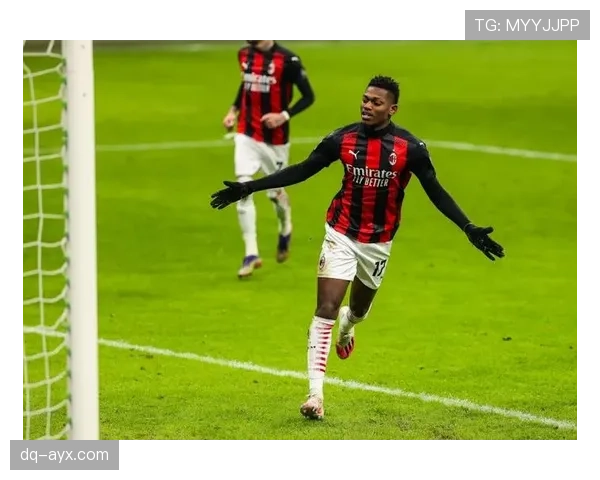 莱奥 vs 马丁内利:年轻边锋的突破效率与战术适配对比 莱奥 vs 马丁内利:年轻边锋的突破效率与战术适配对比